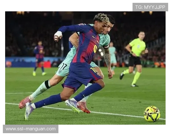 巴萨4-0大胜毕尔巴鄂暂登顶，莱万新诺坎普首球费兰双响